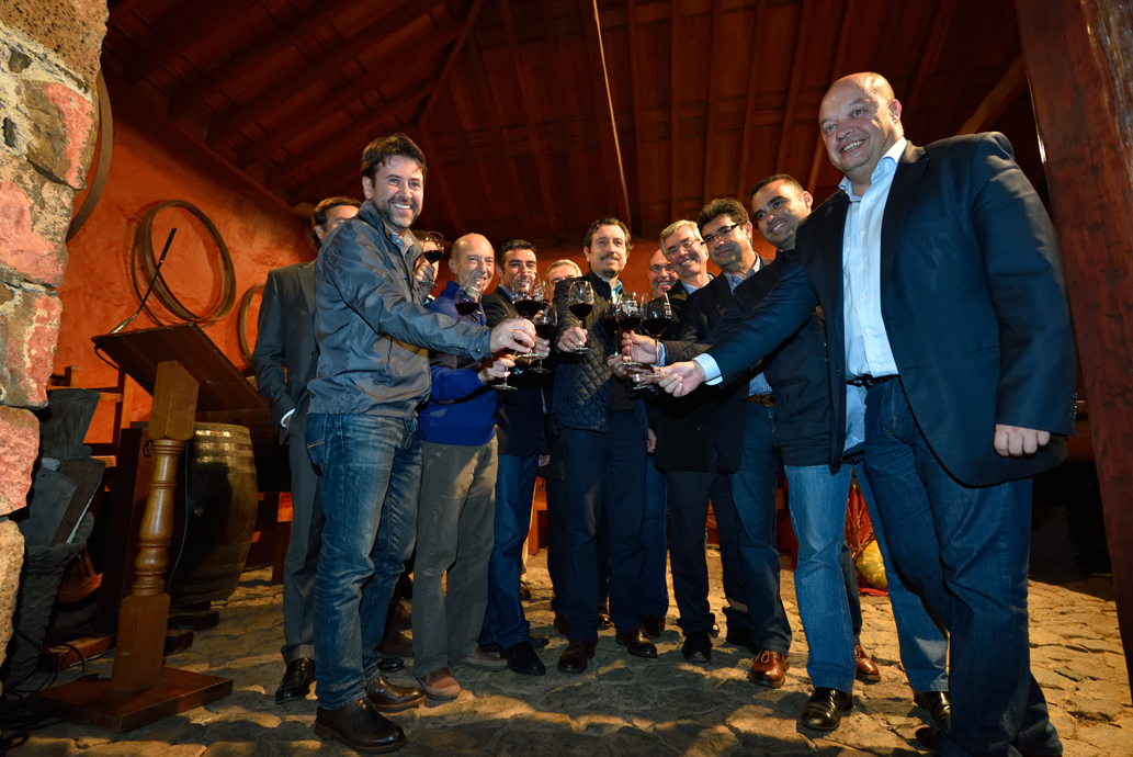Acto del “descorche” de la nueva cosecha 2015 de los Vinos de Tenerife con Denominación de Origen