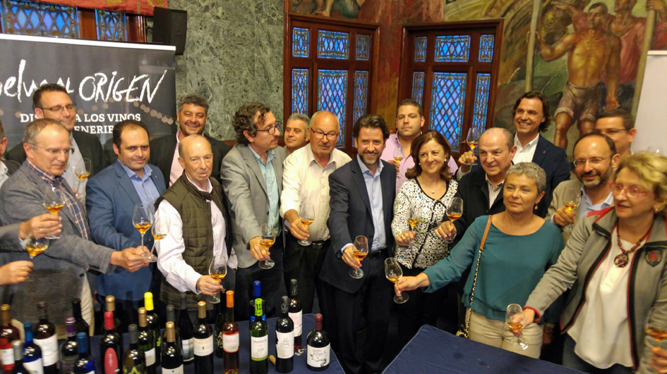 El Cabildo de Tenerife agasaja a los vinos premiados