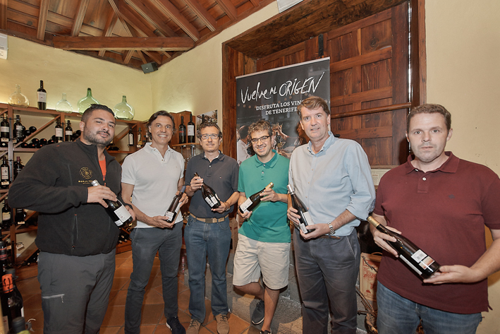 El prestigioso sumiller Ferrán Centelles  se interesa por los vinos de Tenerife