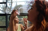 Emocionalmente la mujer discrimina más entre vinos que el hombre