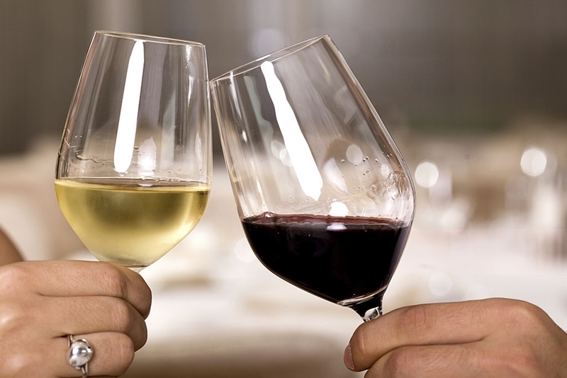 Los hogares españoles gastan más en vinos
