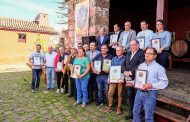 El Cabildo entrega los premios del Concurso Regional de Mieles