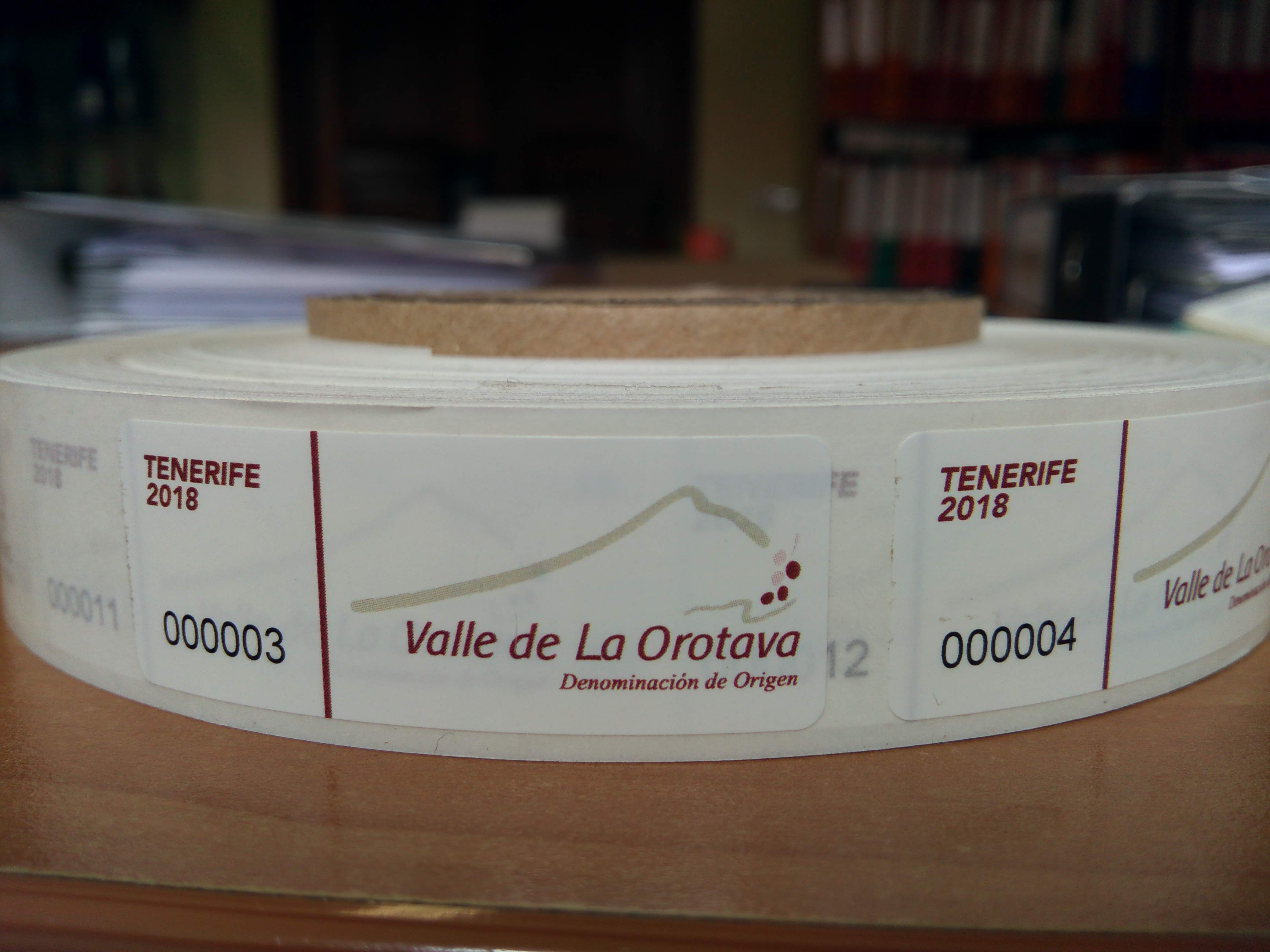 La DOP Valle de La Orotava presenta su nueva contra-etiqueta, sello de calidad de sus vinos